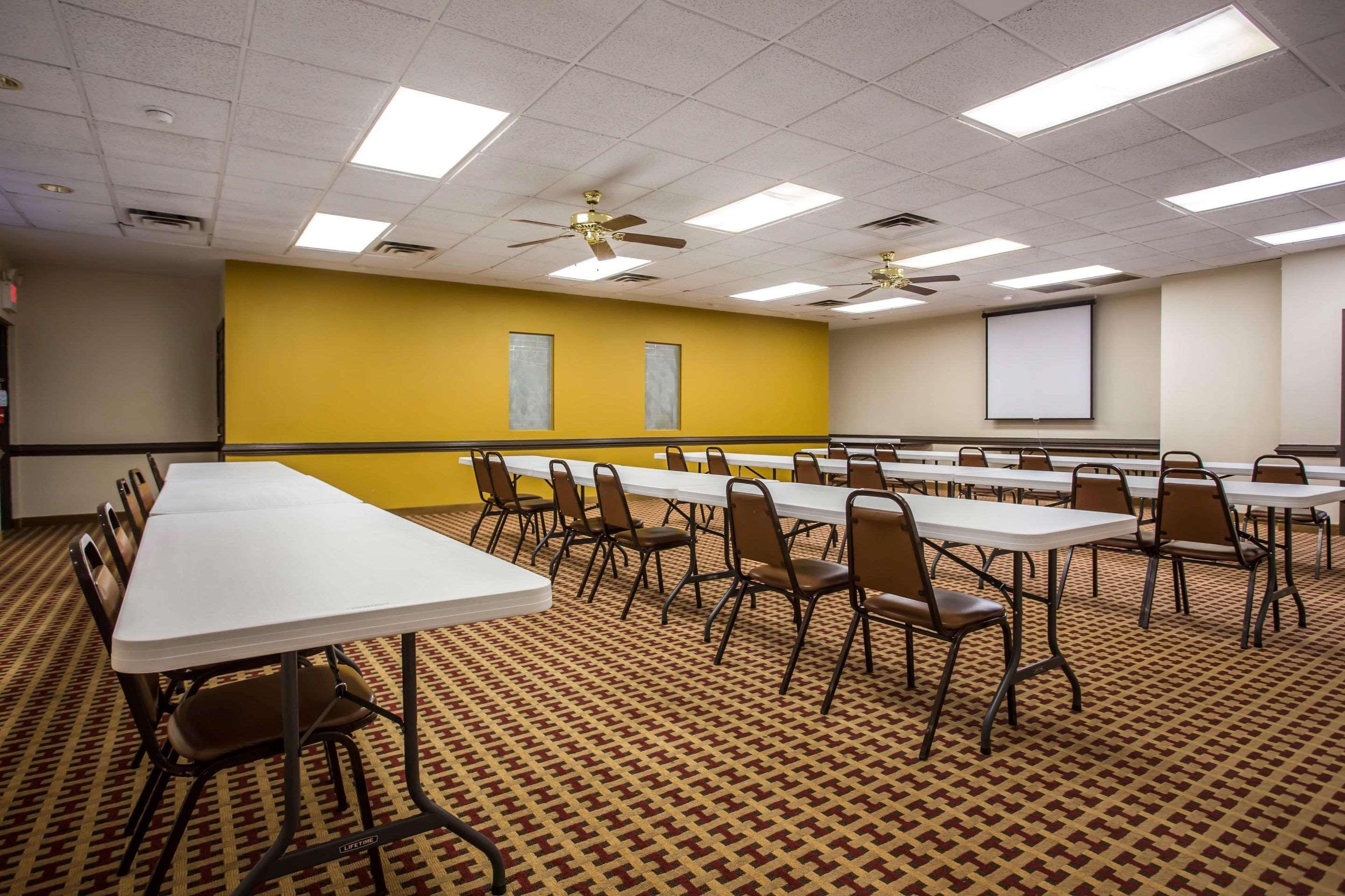 Hotel Econo Salisbury